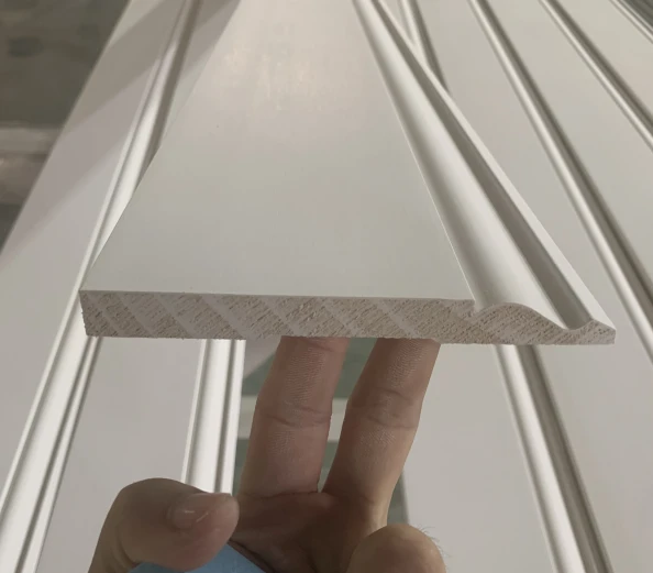 Papan Asas Acuan Trim Kayu FJ Primed Putih Untuk Lantai