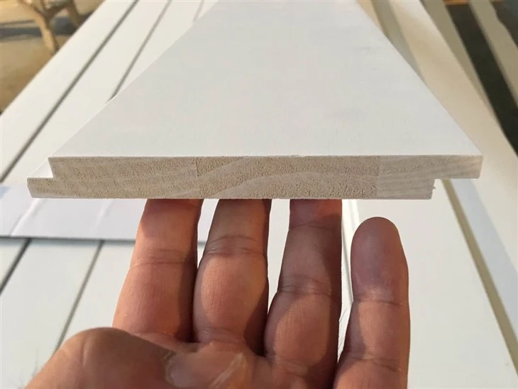 Panel Dinding Kayu Primer Putih Kelas Pertama