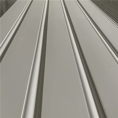Skirtings Cetakan Kemasan Kayu Primed Putih