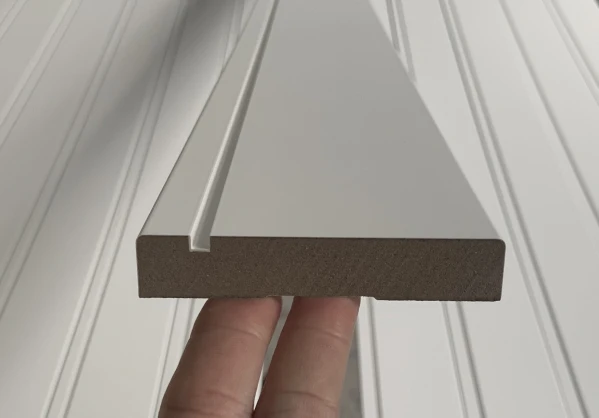 Papan Tiang MDF Berwarna Putih Untuk Pangsapuri